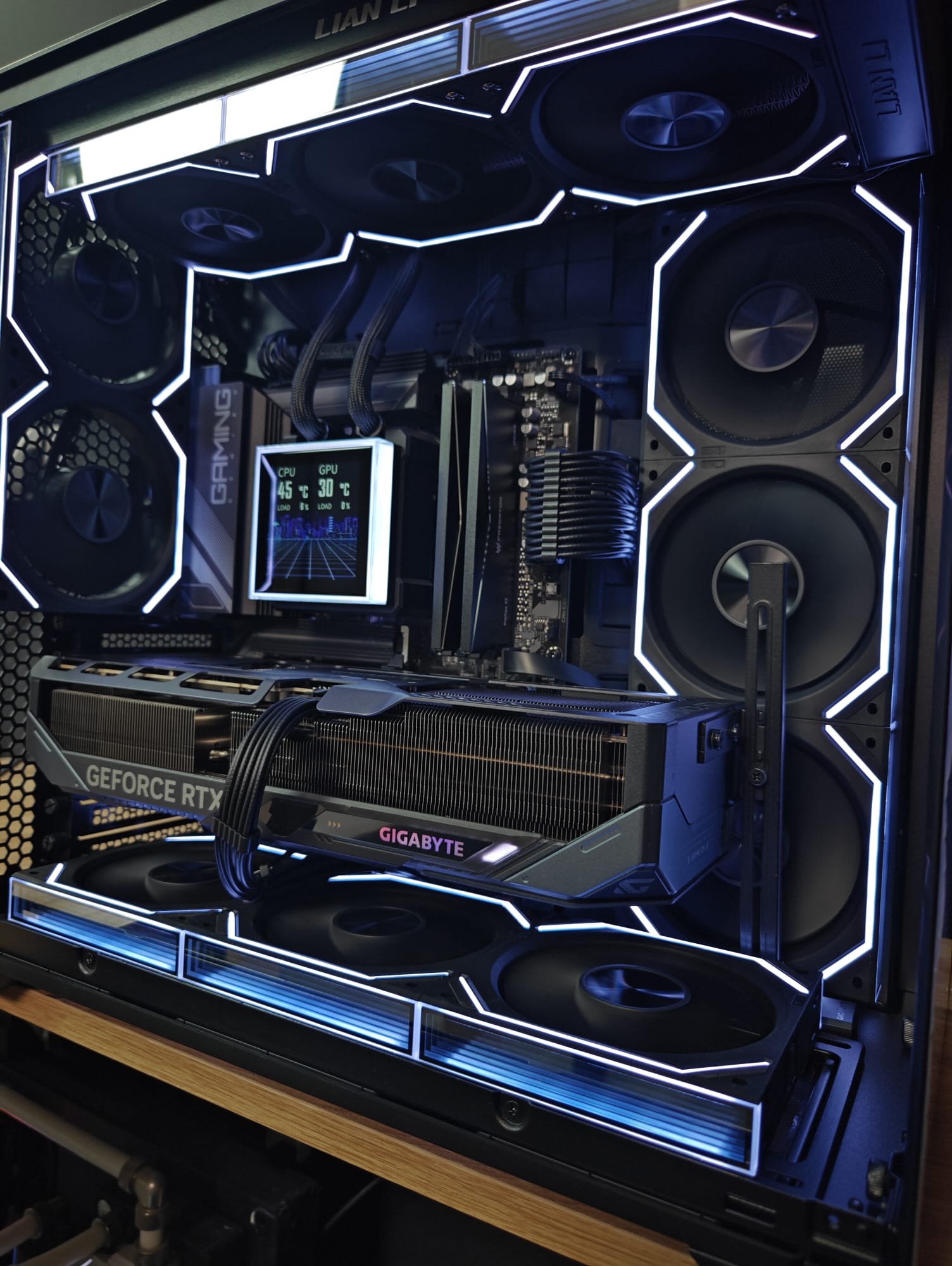 Build 0138 · Ryzen 5 9600X + RTX 5080 · World PC